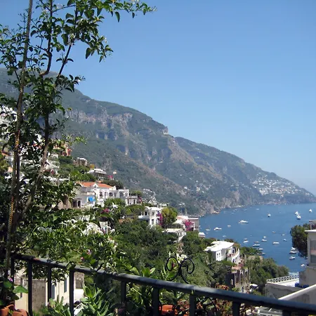 Venus Bed & Breakfast 4*