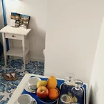 Alojamento de Acomodação e Pequeno-almoço Venus Positano