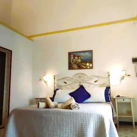 Venus 4*
