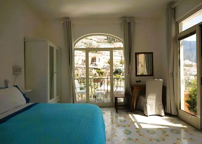 Venus Bed & Breakfast 4*