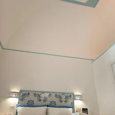 Venus 4*